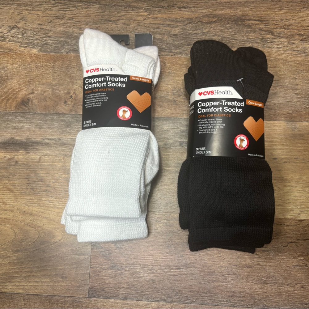 New 6 Pairs Crew Length CVS Copper Treated Comfort Socks S/M 3 White 3 Black